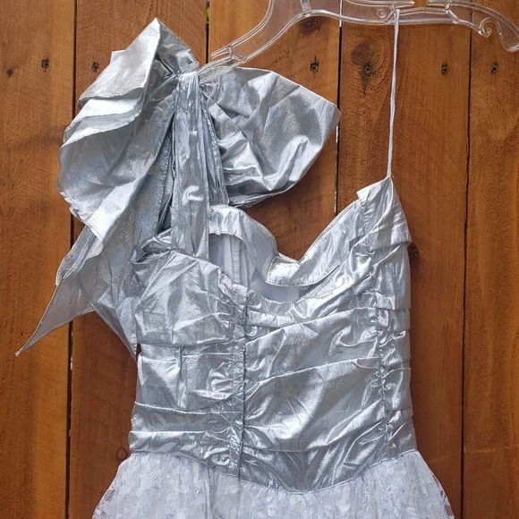 Gunne Sax One Shoulder Special Occassion Formal White Silver Lace Dress 5 - Picture 4 of 11